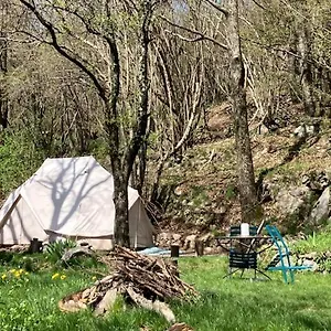 Tente de luxe Grande Tente Tipi En Pleine Foret, Burzet